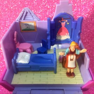 Image of Cinderella's Bedroom in Bluebird Polly Pocket Stepmother's House 